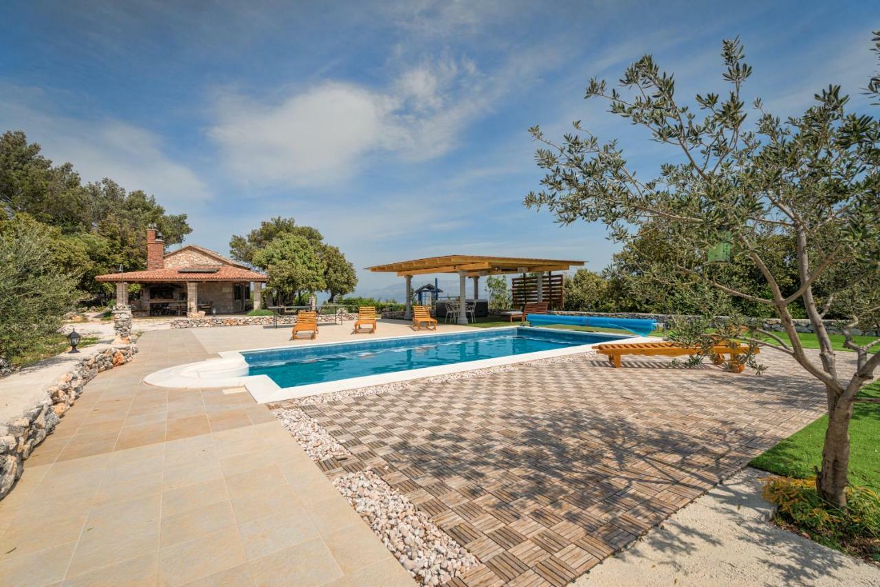 Vila Olimp * Nerezisca